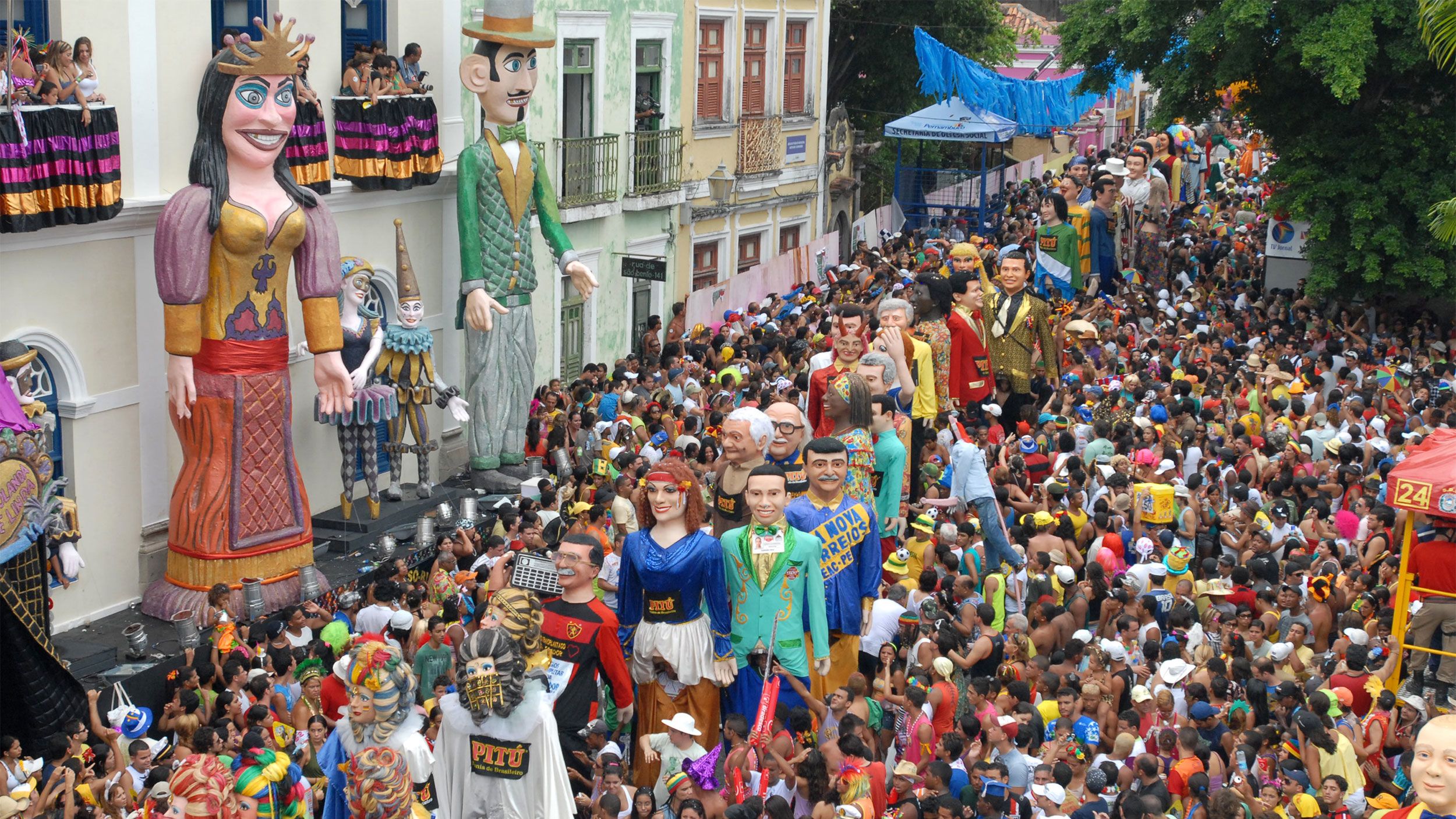 Carnaval: 10 fatos e costumes selvagens